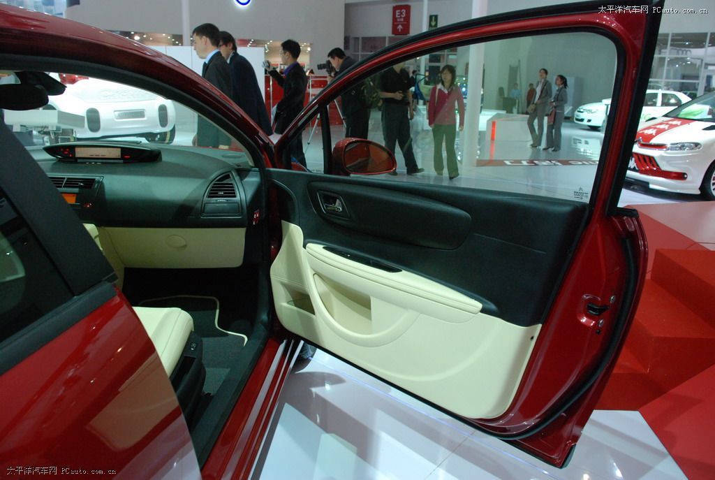 雪鐵龍C4(海外)車展高清大圖