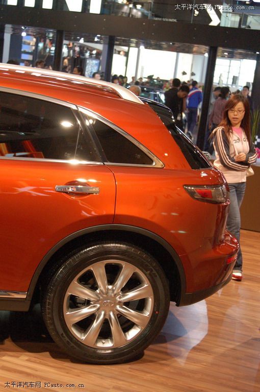 英菲尼迪FX車展高清大圖