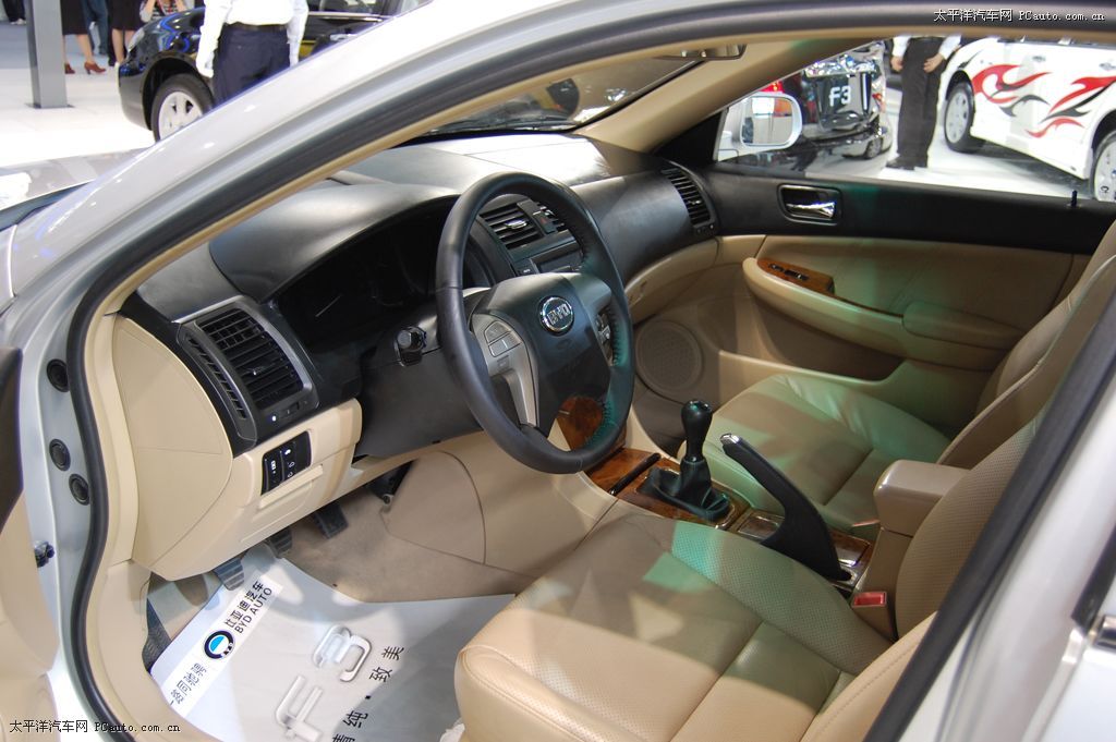 比亞迪F6車展高清大圖