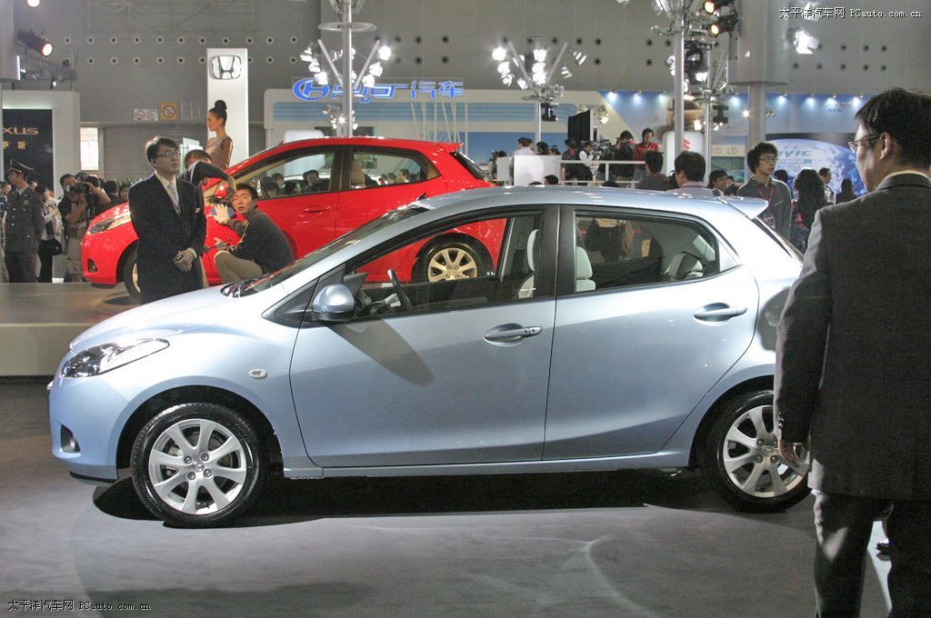 馬自達(dá)2車展高清大圖