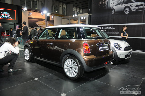 宝马mini50周年纪念版可爱亮相广州车展