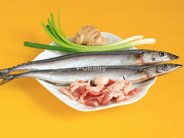 红烧秋刀鱼的做法 红烧秋刀鱼的家常做法 红烧秋刀鱼怎么做好吃 孕期食谱推荐